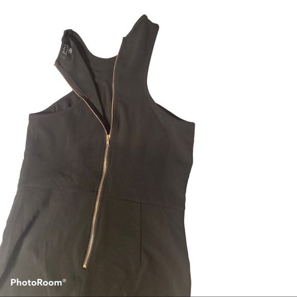 PRIVY BLACK SHORT ROMPER w/ GOLD ZIPPER BACK M - Picture 8 of 8